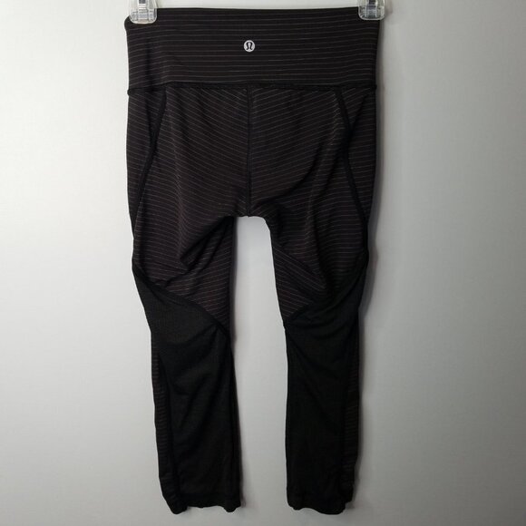 lululemon conduit crop black stripe low rise  leggings size 4 - Picture 1 of 7